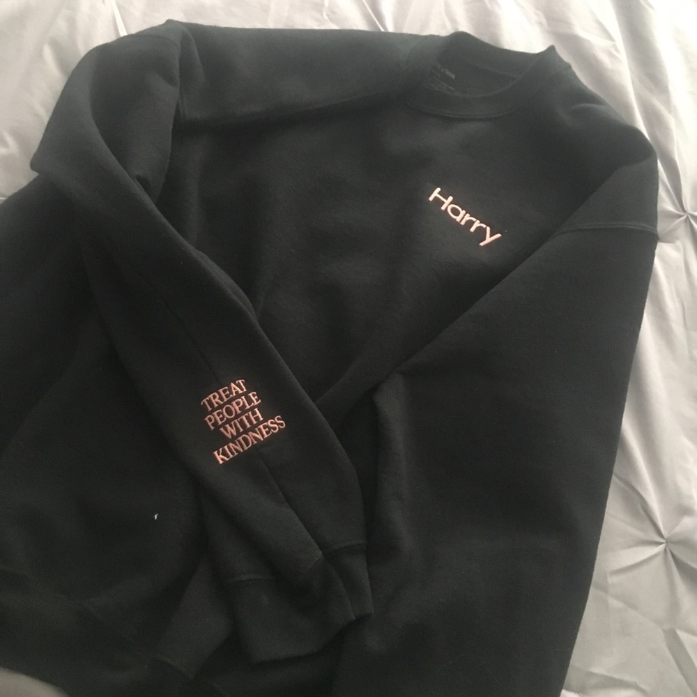 HARRY STYLES TREAT PEOPLE WITH KINDNESS CREWNECK